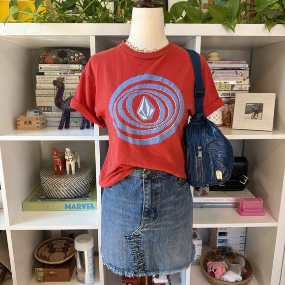 Vintage Volcom Logo Skater Y2K Graphic Baby Tee T-Shirt - Red Wms Small - Picture 2 of 9